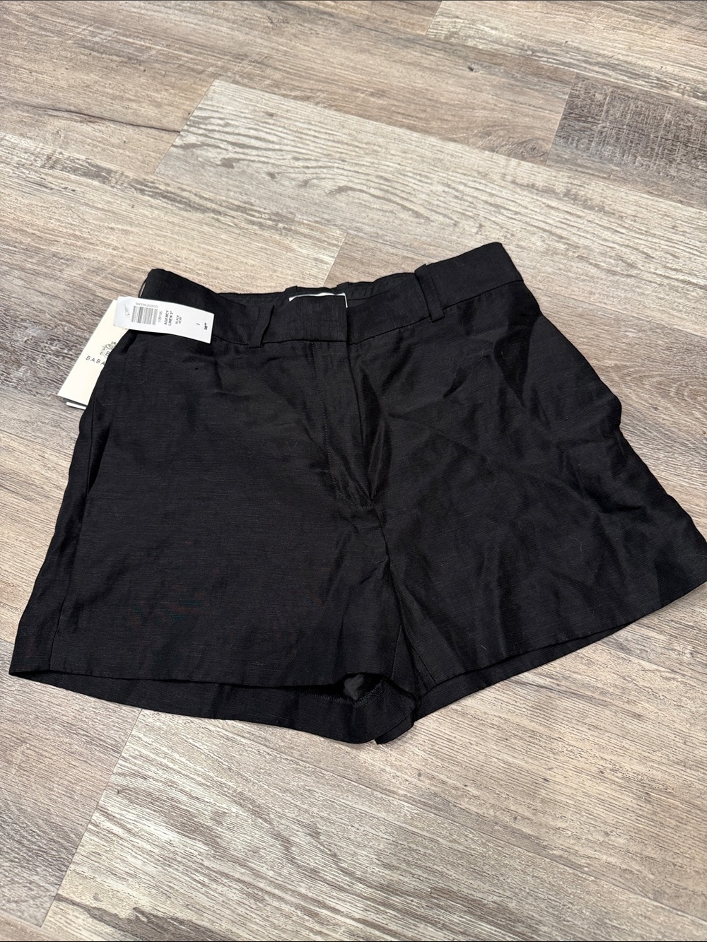 Babaton AGENCY Black linen shorts